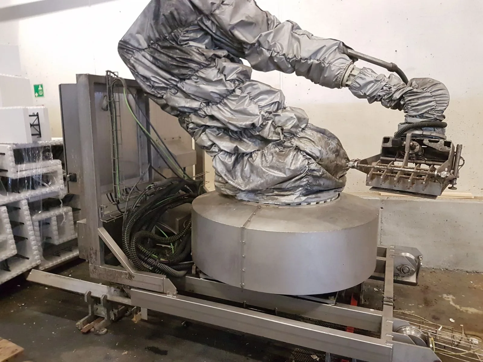 Automated feed kitchen system